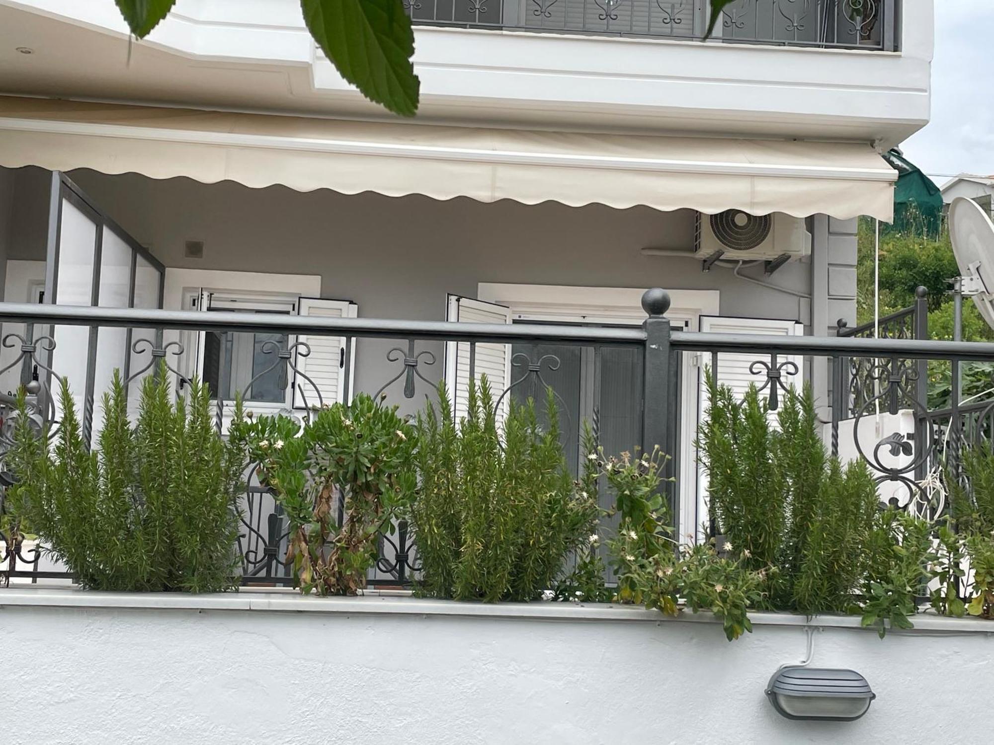 Areti'S Home อีกูเมนิทซา ภายนอก รูปภาพ