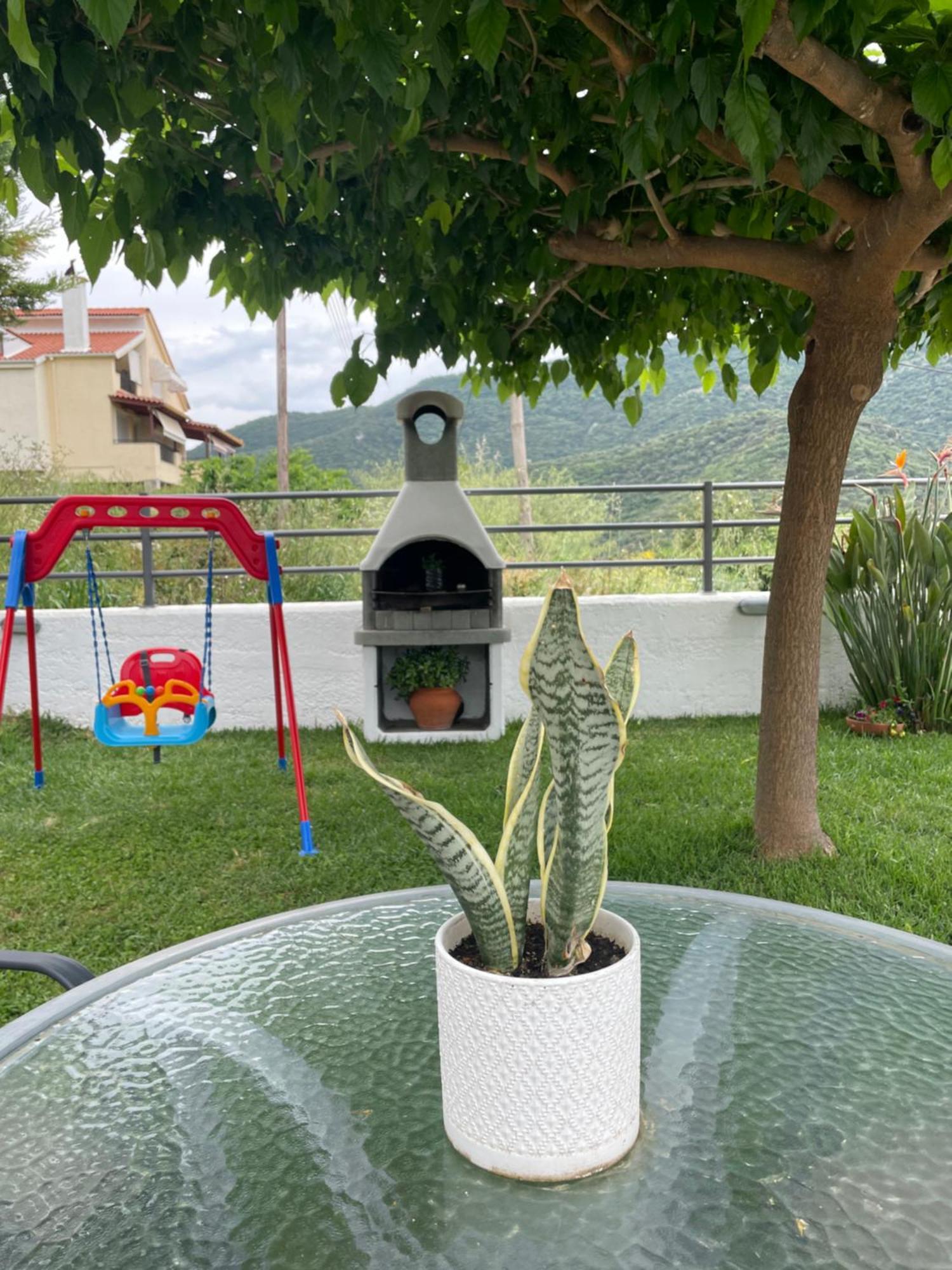 Areti'S Home อีกูเมนิทซา ภายนอก รูปภาพ